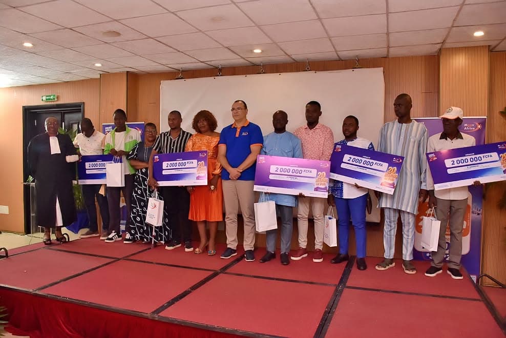 Remise de lots aux gagnants du jeu anniversaire